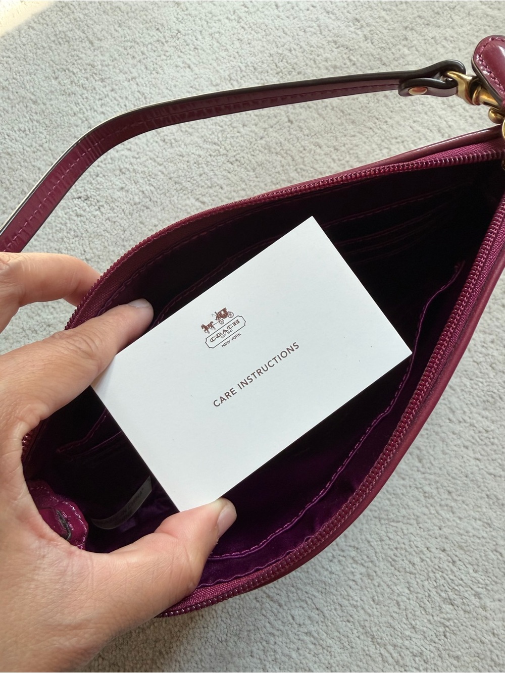 Coach - Women's Peyton Embossed Patent Signature Wristlet Clutch - Picture 4 of 6